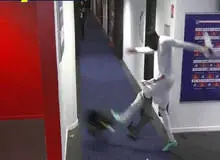 ببینید: لگد بازیکن عصبی باشگاه لیون هو شد!+ فیلم