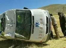 آمبولانسی که مادر باردار را به بیمارستان می‌برد، چپ کرد