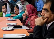 وزیر بهداشت: پزشکان اعزام دختران شین‌آباد به خارج از کشور را صلاح نمی‌دانند
