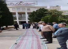 سفره خالی کارکنان استانداری کرمانشاه مقابل استانداری +عکس