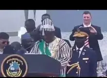 از حال رفتن رییس جمهور لیبریا حین سخرانی +فیلم