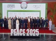 یک مهمان عجیب در مراسم صلح غزه در شرم‌الشیخ؛ این چهره ورزشی کیست و در کنار رهبران سیاسی چه می‌کند؟+عکس