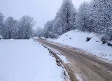 برف ۲ متری موجب مسدودی راه ۱۰۰ روستای شهرستان رودسر شد