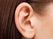 علت بوی بد پشت گوش چیست؟

