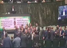 حاشیه حضور رئیس جمهور در مجلس / پزشکیان در میان نمایندگان گم شد