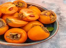 ۷ خاصیت خرمالو از کاهش فشار خون تا درمان آلزایمر 