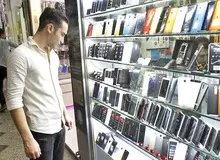 دبیر انجمن واردکنندگان موبایل، تبلت و لوازم جانبی خبر داد؛ توقف واردات گوشی‌های بالای ۶۰۰ دلار / فروشندگان گوشی ها را زیر قیمت می فروشند تا بدهی های خود را بدهند