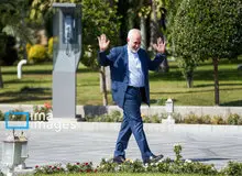 روزنامه اصولگرا: حذف ظریف، حامیان دولت پزشکیان را از دولت جدا می کند/ بحران محبوبیت در کمین رئیس جمهور
