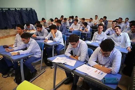 چالش تازه مدارس با موج فناوری؛ نسخه جدید وزارت آموزش‌وپرورش چیست؟