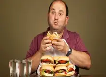 افرادی که پرخوری عصبی دارند چه ویژگی هایی دارند ؟ 