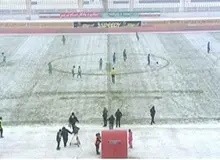 سازمان لیگ عذرخواهی کرد/ توپ رنگی به نیمه دوم بازی استقلال رسید