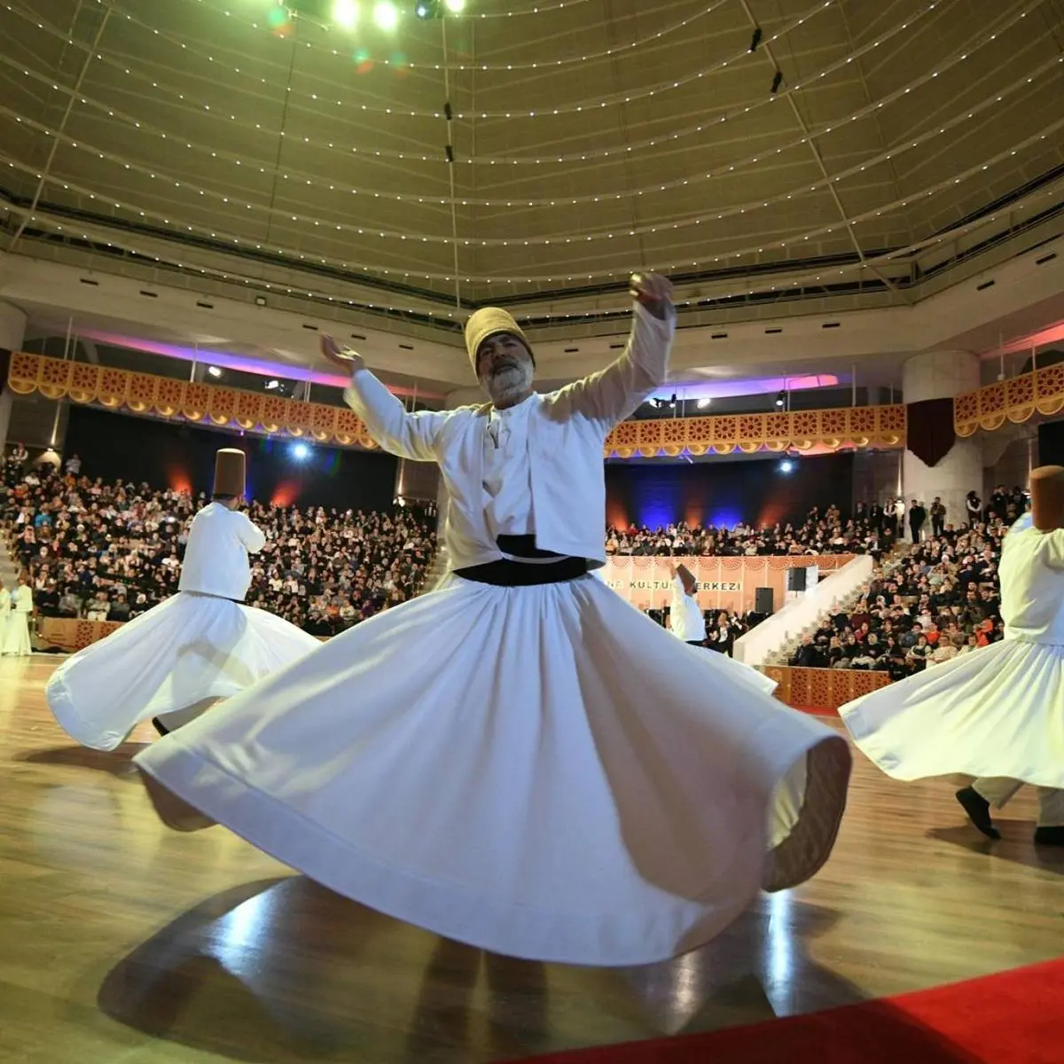 سود میلیون‌ دلاری نام مولوی برای ترکیه؛ سالانه بیش از ۳ میلیون گردشگر به قونیه می‌رود