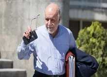 زنگنه در واکنش به هجمه های اخیر:  به امید خدا جا نمی‌زنم