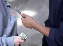 حمله مسلحانه وزورگیری مادربزرگ اراکی+فیلم 