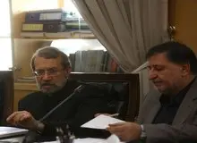 فعال سیاسی اصولگرا: لاریجانی دستورات رهبری را با جان و دل قبول می‌کند/ هیچوقت منتقد نظام نبوده و نیست