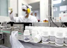 نابودی صنعت دارو در ایران پس از اجرای دارویار و حذف ارز ترجیحی/ جراحی اقتصادی دولت سیزدهم، صنعت دارو را به نابودی کشاند/نایب‌رئیس انجمن داروسازان تهران: داروخانه‌ها در تامین نقدینگی با مشکل مواجه شده‌‌اند