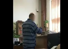 گفت و گو با جوان قاتل: مقتول دوست پسر مادرم بود+جزییات دادگاه 