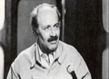 هاشمی رفسنجانی: امام گفتند اعترافات نورالدین کیانوری را شب روز کارگر در تلویزیون پخش کنند