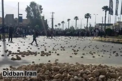 برخی افراد جاده قائمیه به کازرون را بستند
