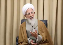 انتقاد آیت الله جوادی آملی از وعده های بدون عمل دولت: با وجود این همه منابع، مردم را کمیته امدادی اداره کردن ننگ است / مردم را با عمل، امیدوار کنید نه با حرف