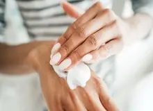 طرز تهیه لوسیون مرطوب‌کننده در خانه