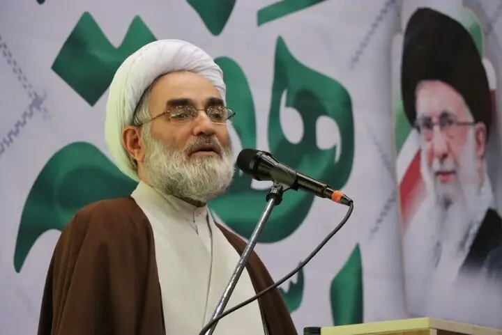 نماینده ولی فقیه در استان گیلان: عشق به رهبری موجب پیروزی در جنگ‌ ها شده است 