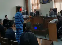 دادگاه پسری که دختری را  در خیابان اندرزگوی تهران به قتل رسانده بود برگزار شد/ پسر جوان: از ماشینم پیاده نمی شود او را کشتم!