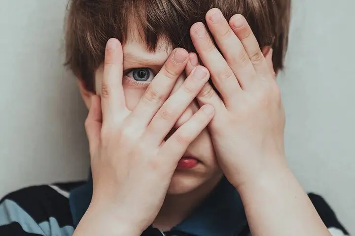 از اضطراب تا کابوس شبانه؛ تبعات روانی اخبار خشن برای کودکان