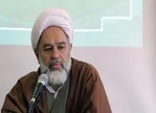 آیت الله کاظم قاضی زاده؛
رفتار روحانیِ قمی موبایل به‌دست، ناپسند و غیرقابل توجیه است /آن خانم ترجیح می داد کشیده بخورد تا اینکه از او عکس بگیرند!