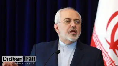 واکنش ظریف به اتهامات نیکی هیلی/با نشان دادن یک تکه آهن ، اتهامات بی پایه علیه جمهوری اسلامی مطرح می کنند