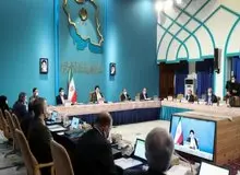 اگر می شد با آدمهای کوچک، کارهای بزرگ انجام داد،الان دولت کاسه چه کنم چه کنم دست نمی‌گرفت