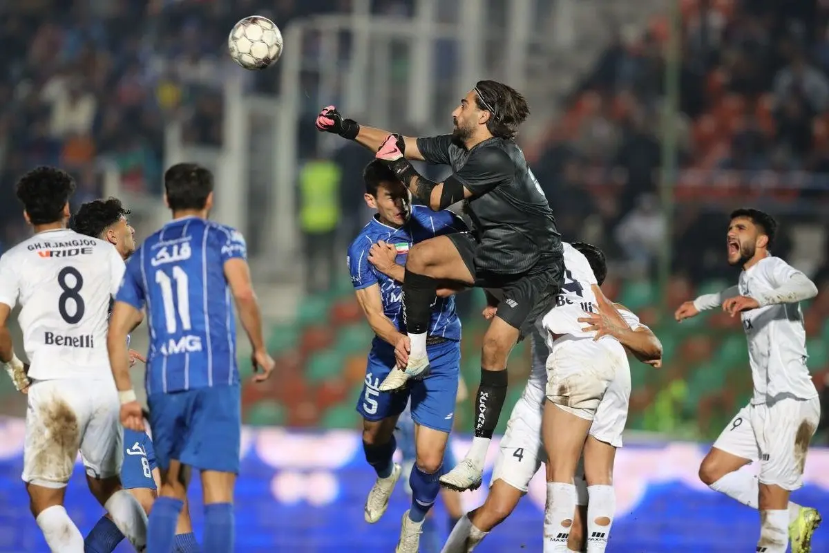 شکایت استقلال و تراکتور از ملوان برای بازیکن غیرمجاز