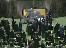 جلسه پرحاشیه امروز مجلس بدون رعایت فاصله گذاری اجتماعی برگزار شد