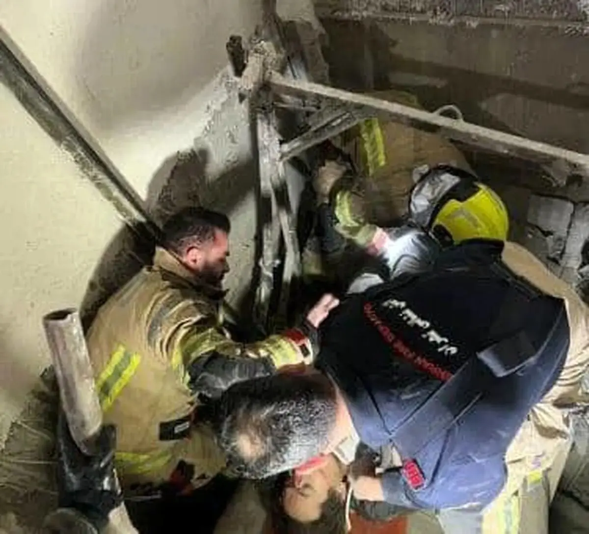 سقوط یک کارگر در چاهک آسانسور