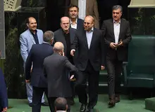 وقتی نمایندگان مجلس یازدهم از همان ابتدا به حساب نیامدند!/ ۸ نفر پشت درهای بسته رئیس مجلس را انتخاب کردند / سران اصولگرا بر سر ریاست قالیباف بر مجلس توافق کردند/۲۸۲ نماینده مجلس از هم اکنون هیچ اختیاری ندارند