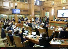 واکنش سخنگوی شورای شهر به اظهارات سیدمناف هاشمی/ شورا با افزایش نرخ بلیت ⁧مترو⁩ و ⁧اتوبوس⁩ مخالفت است
