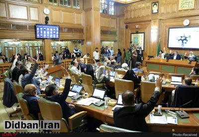 واکنش سخنگوی شورای شهر به اظهارات سیدمناف هاشمی/ شورا با افزایش نرخ بلیت ⁧مترو⁩ و ⁧اتوبوس⁩ مخالفت است
