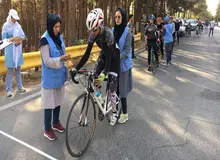 گزارشی از آزار دوچرخه سواران زن/  رکاب‌زنیِ زنان ایرانی با چاشنی فحش و لگد