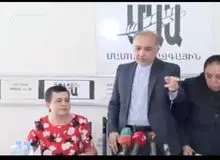 سفیر ایران در ارمنستان کنفرانس خبری را ترک کرد؛ سبحانی:تا وقتی خبرنگار رسانه آمریکایی اینجا هست مصاحبه نمی کنم+فیلم 