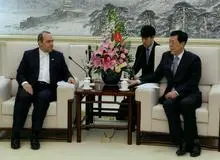 در دیدار معاونین بین الملل حزب موتلفه و کمونیست چین مطرح شد؛صولی: تغییر پایه مبادلات پولی باعث کاهش نگرانی شرکت های چینی از تحریم ها میشود/ لی جون: برای تداوم برجام تلاش خواهیم کرد