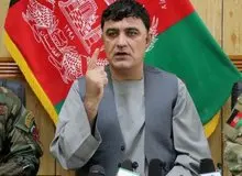 والی قندهار در فرودگاه این شهر به همراه پنج خودرو زرهی تسلیم طالبان شد/ FILM