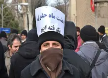 کیهان: مشکلات اقتصادی و معیشتی موجود ربطی به عملکرد نظام ندارد