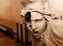 جلیقه زردها سراغ مجسمه‌های پاریس رفتند

