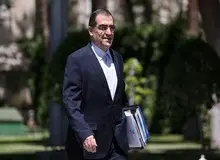  انتقاد وزیر سابق بهداشت از عدم تامین به موقع واکسن کرونا