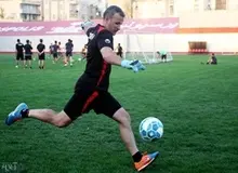 سیگار کشیدن مربی پرسپولیس بعد از بازی با نساجی