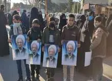 درخواست محاکمه روحانی، لاریجانی و ظریف در حاشیه مراسم تشییع آیت‌الله مصباح / تصــــاویر