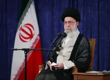 رهبر انقلاب خطاب به مسؤولان کشور: مراقب باشید مسائل اخیر حواس شما را پرت نکند/ تا آنجایی که ممکن است فضا نباید امنیتی شود 