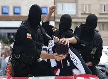 خیابان‌گردانیِ اراذل و اوباش به سبک هزارسال قبل/ فیلـــــم 18+