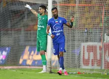 دعوای رامین رضاییان و حسین حسینی در کیش/ اردوی استقلال بهم ریخت
