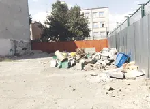 گزارشی  از زمین‌های چمن مصنوعی شهرداری تهران که در حال تخریب است/ همه چیز جز فوتبال